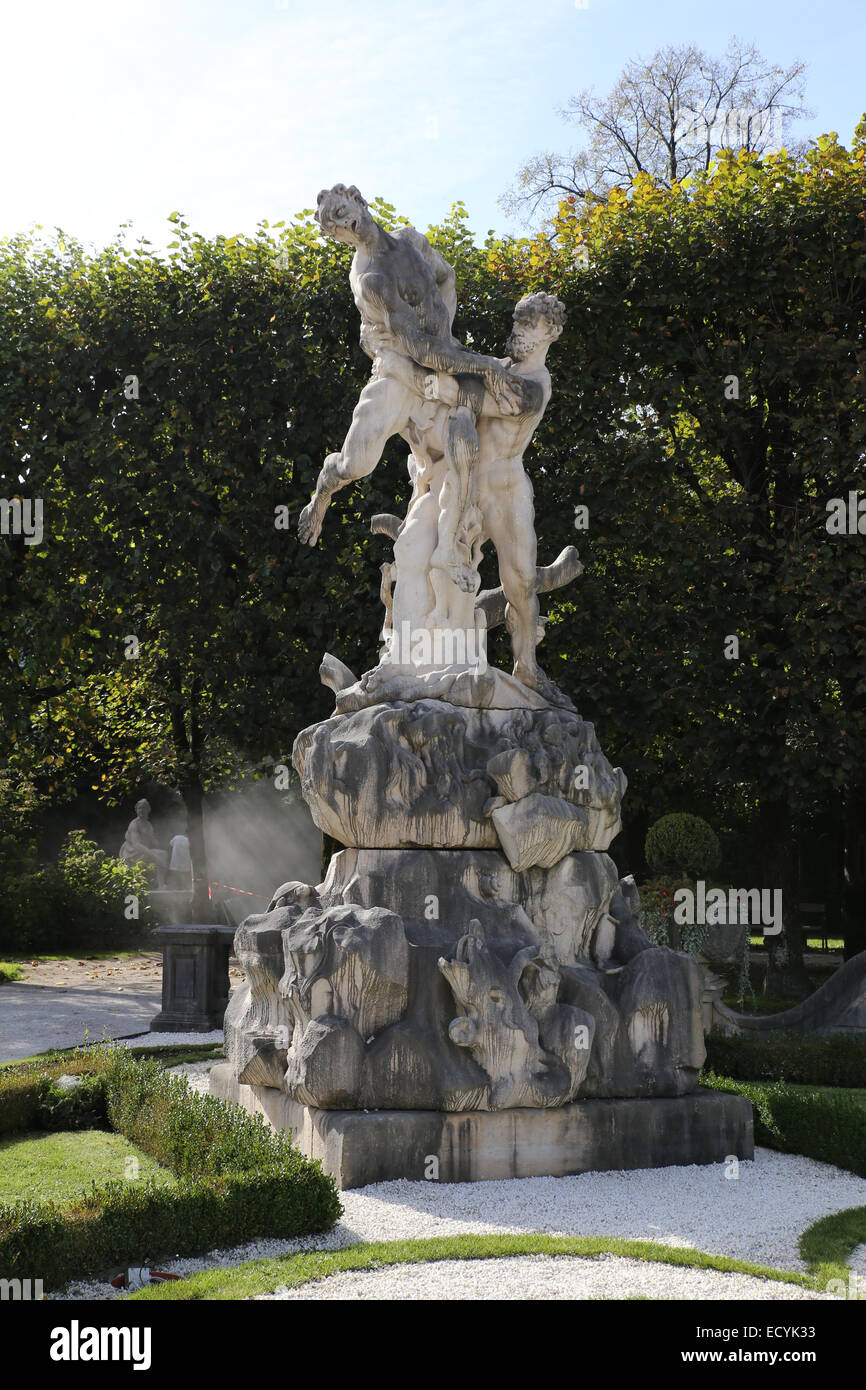 griechische Statue im Mirabell Garten Stockfoto