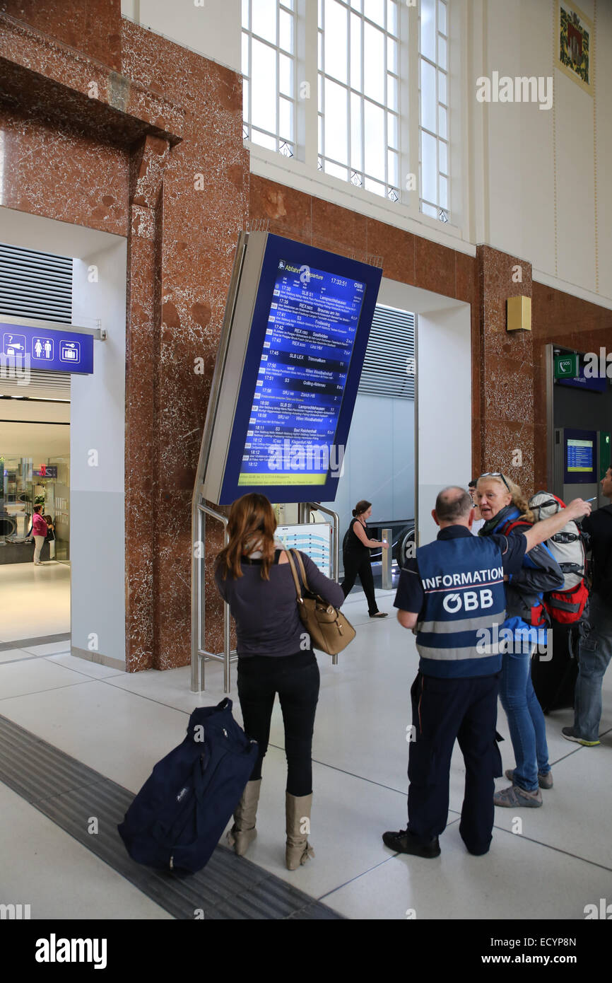 Salzburger Schulen Informationen Board Reisende Touristen Stockfoto