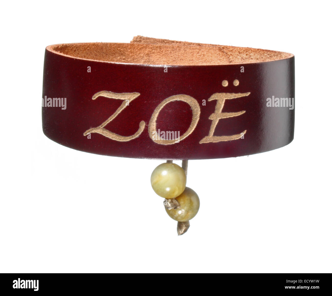 Lederarmband-Namen, die Zoe mit gelben Felsen reizen liest Stockfoto