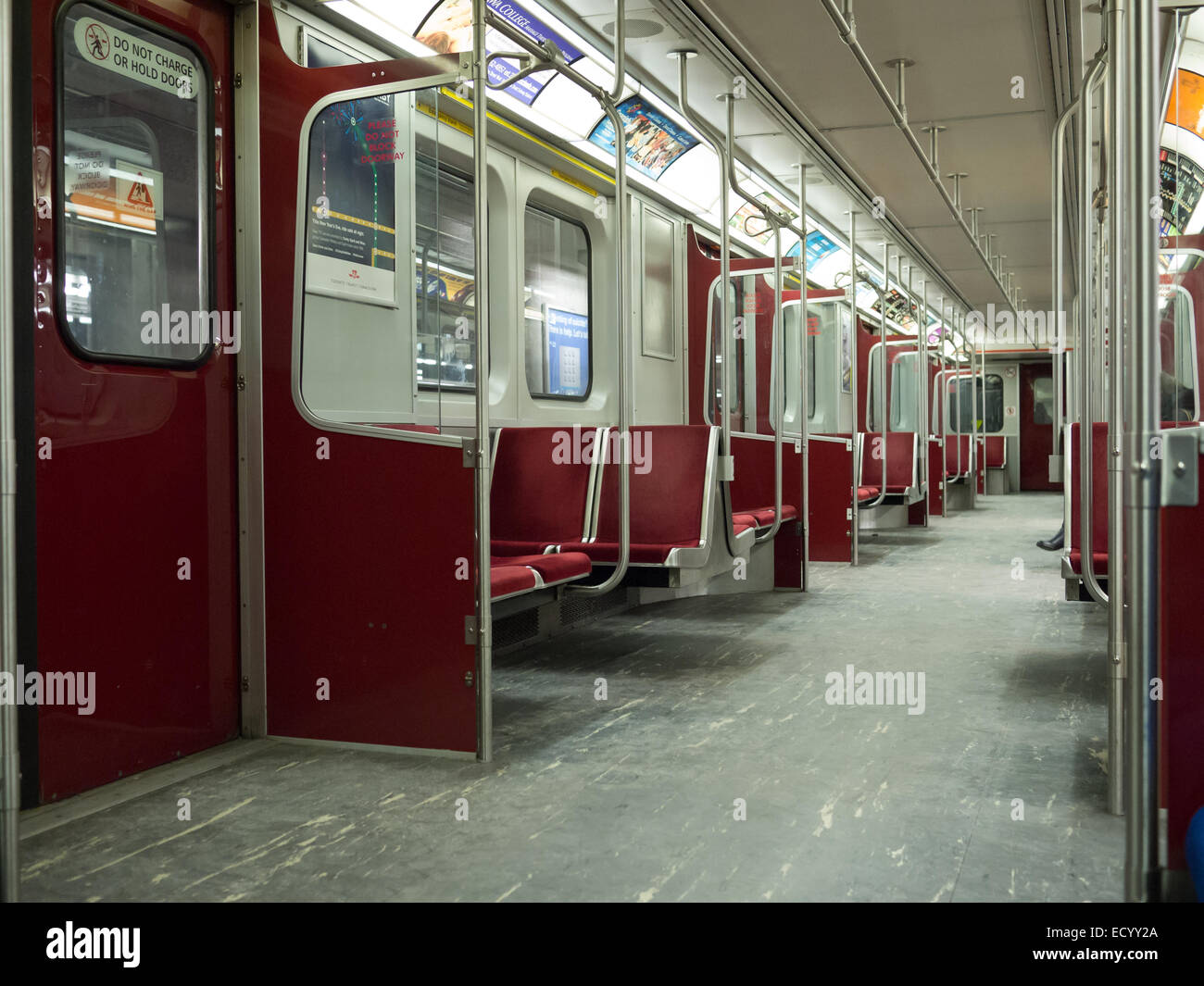 im Ttc u-Bahn Zug alte rote Sitz Stockfoto