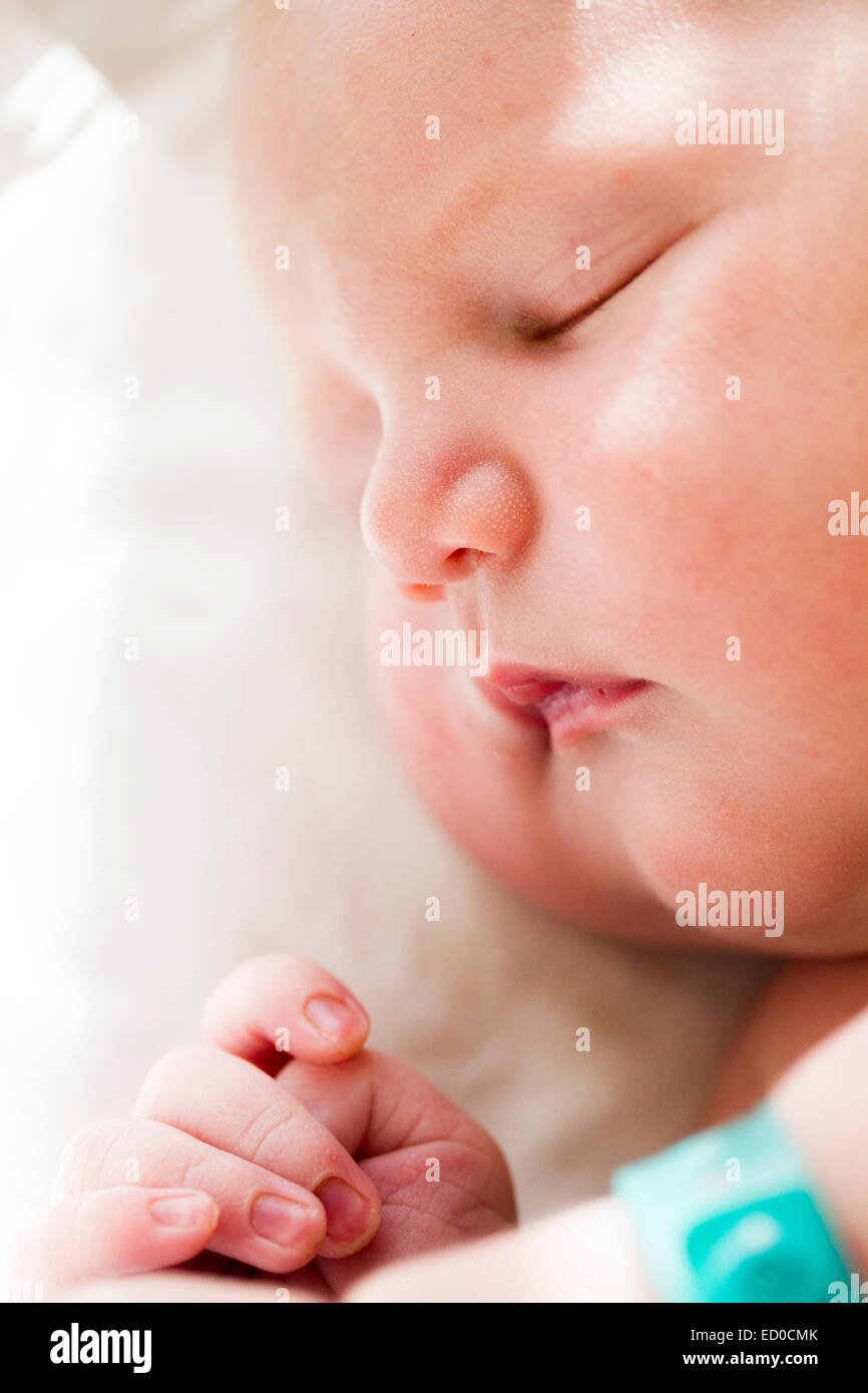 Schlafendes Babymädchen (0-1 Monate) Stockfoto