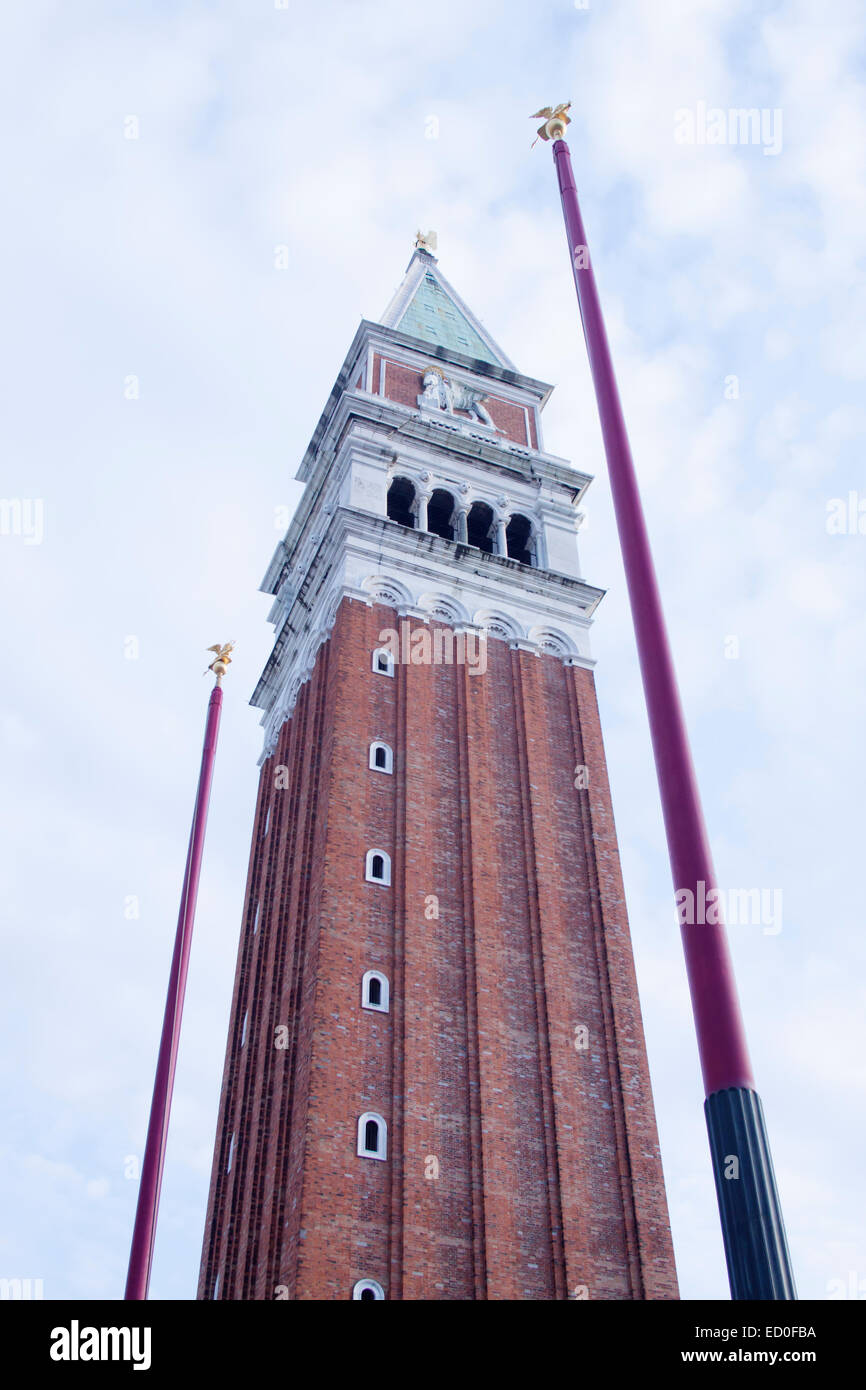 Uhrturm in Markusplatz Venedig Italien  MG 5048 Stockfoto