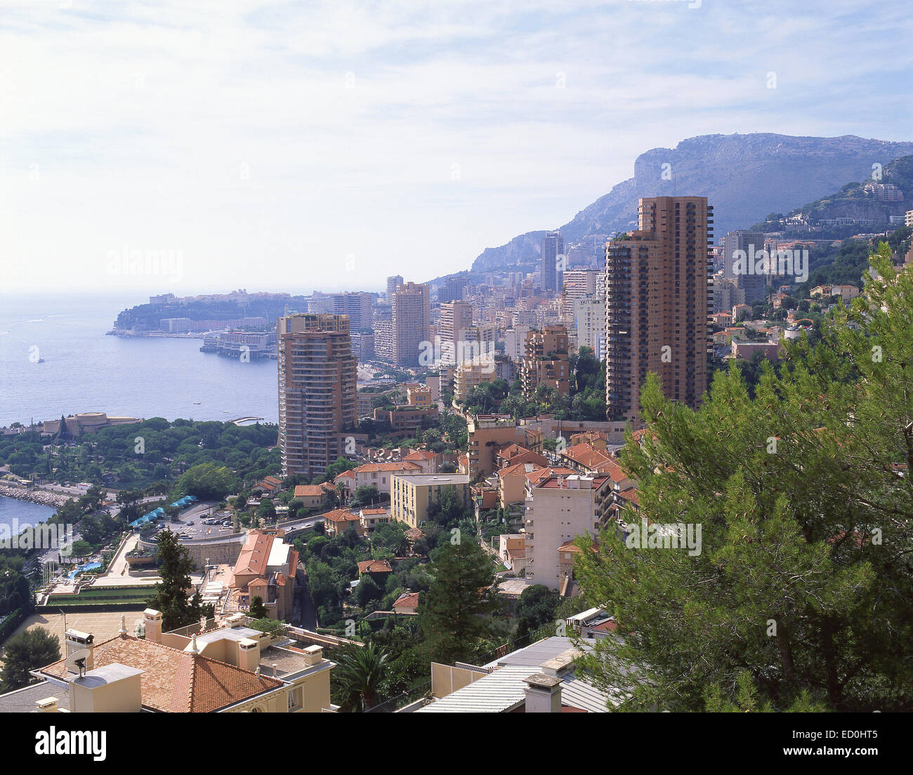 Blick auf Hafen und Monte Carlo von Route De La Moyenne Corniche, Monte Carlo, Fürstentum von Monaco Stockfoto