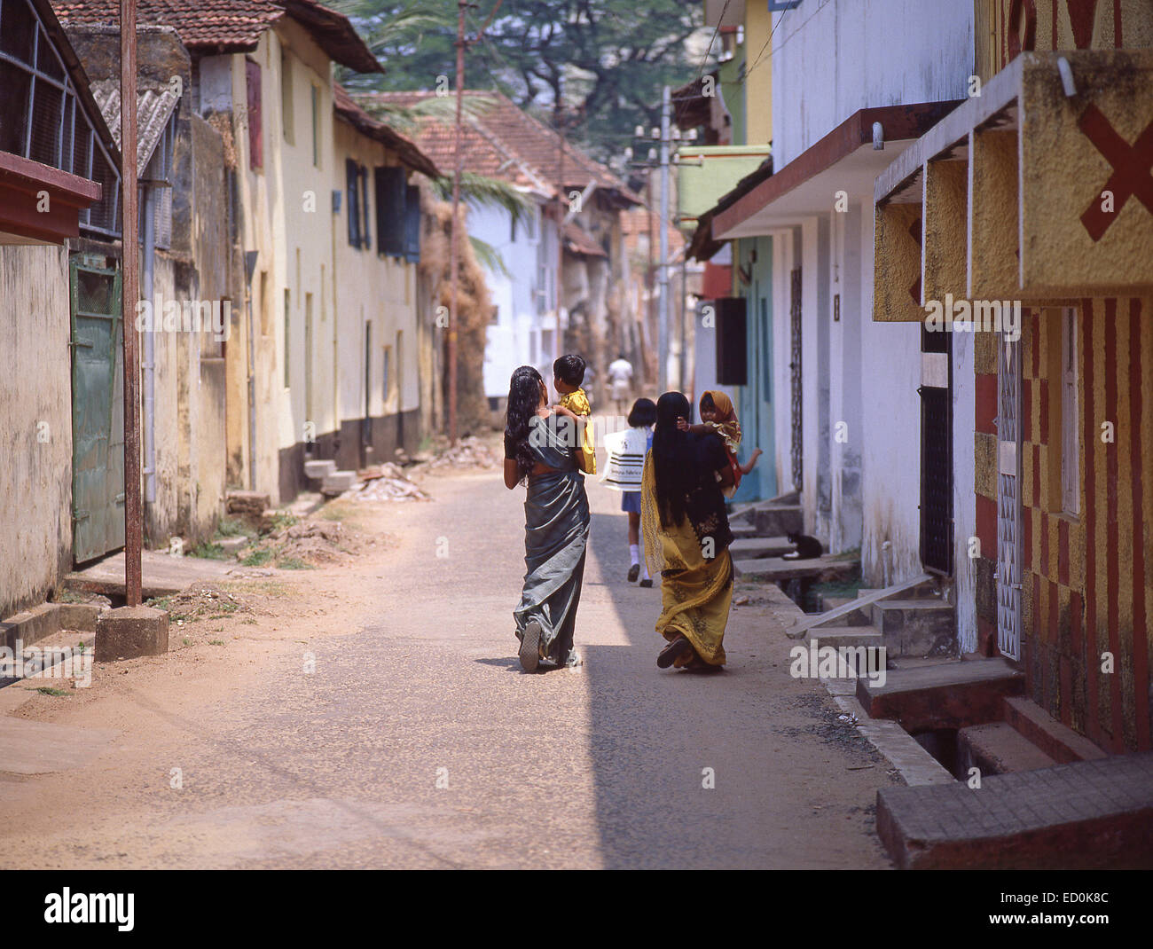Straßenszene, Fort Kochi, Kochi (Chochin), Distrikt Ernakulam, Kerala, Republik Indien Stockfoto