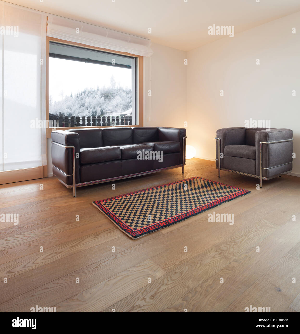 Architektur, komfortable Wohnung, großes Wohnzimmer Stockfoto