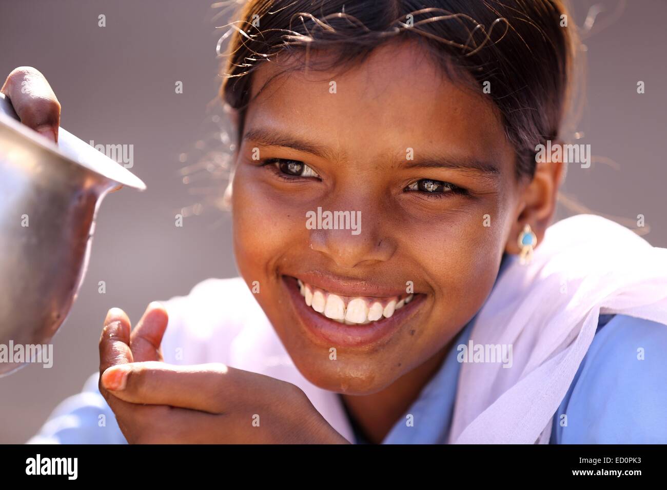 Inderin Trinkwasser Indien Stockfoto