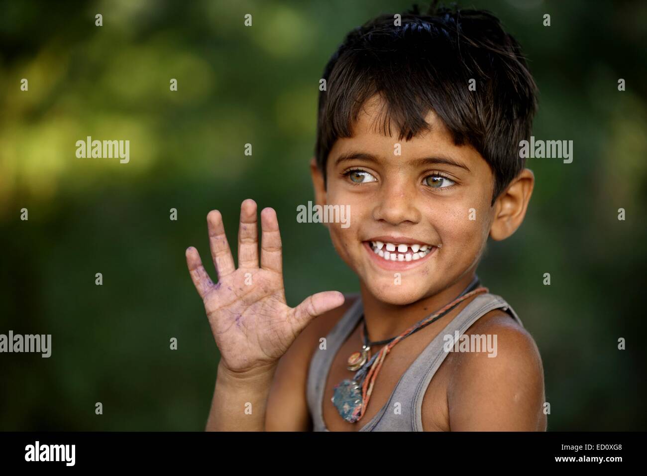 Indischer Junge mit schönen grünen Augen Rajasthan Indien Stockfoto