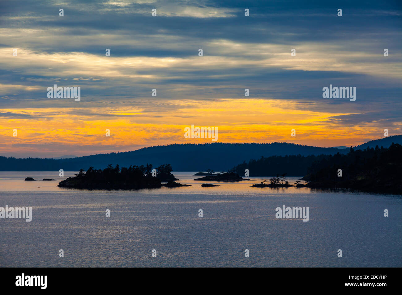 Sonnenuntergang über Saltspring Island in den Gulf Islands in der Nähe von Vancouver Island, Kanada Stockfoto