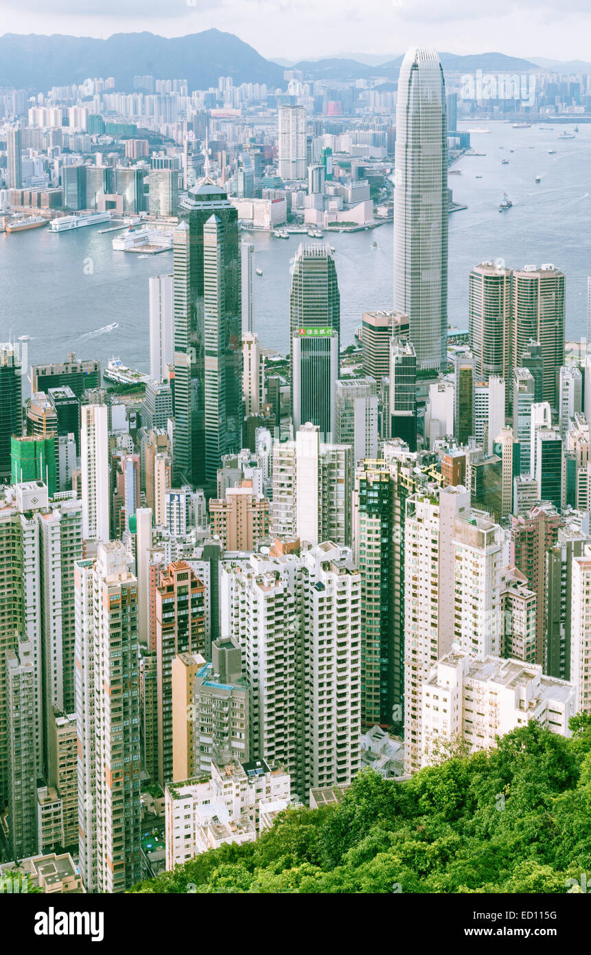 Blick auf Hongkong Victoria Harbour, mit Wolkenkratzern. Stockfoto