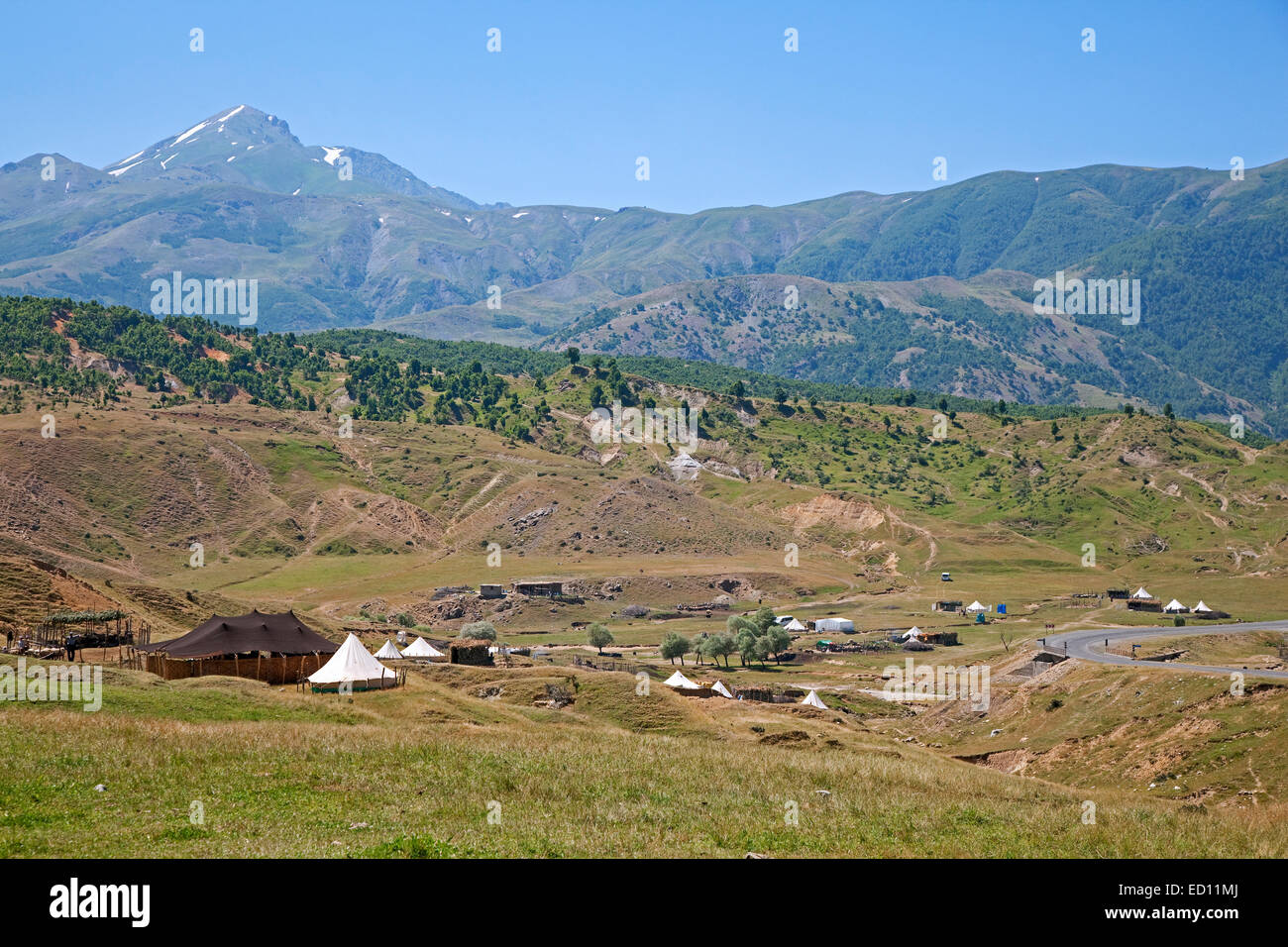 Zelte in halb-Nomaden-Siedlung in den Bergen des östlichen Anatolien, Türkei Stockfoto