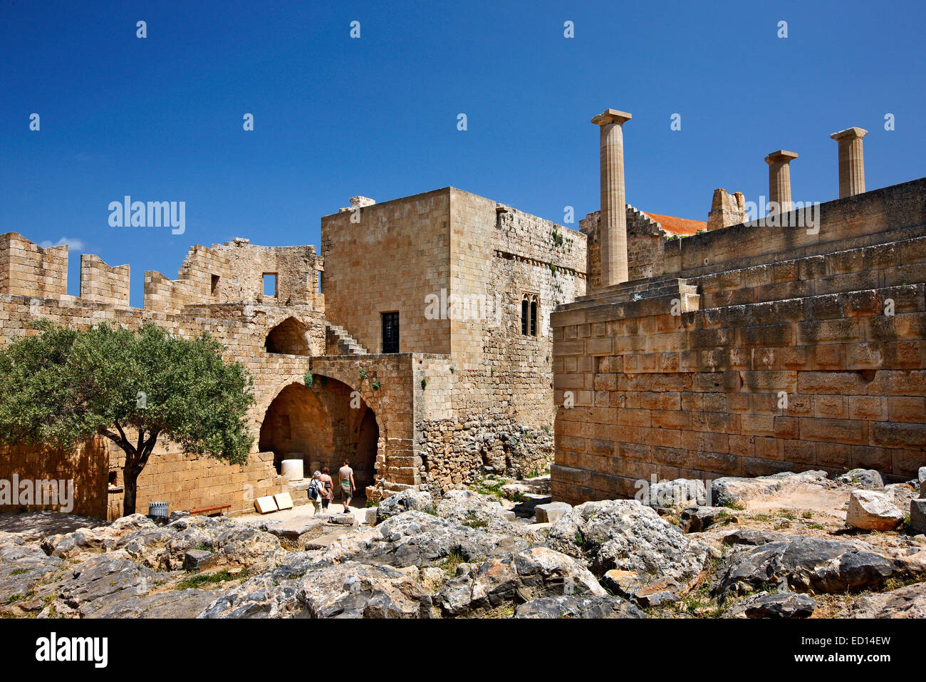 Teilansicht der Stadt Akropolis von Lindos, Rhodos, Dodekanes, Griechenland. Stockfoto