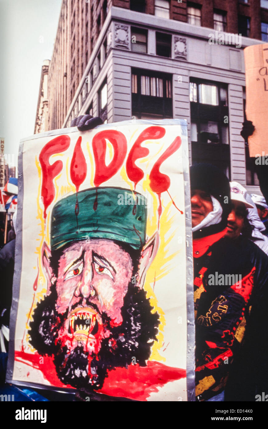 Demonstranten marschieren durch Midtown Manhattan in New York für Freiheit für Kuba, gesehen am 29. Januar 1992 demonstriert. Präsident Barack Obama eine Änderung in die US-Außenpolitik, die wirtschaftliche Beziehungen mit Kuba und Leichtigkeit Tourismus aus den USA (© Richard B. Levine) re Institut wird vorgestellt Stockfoto
