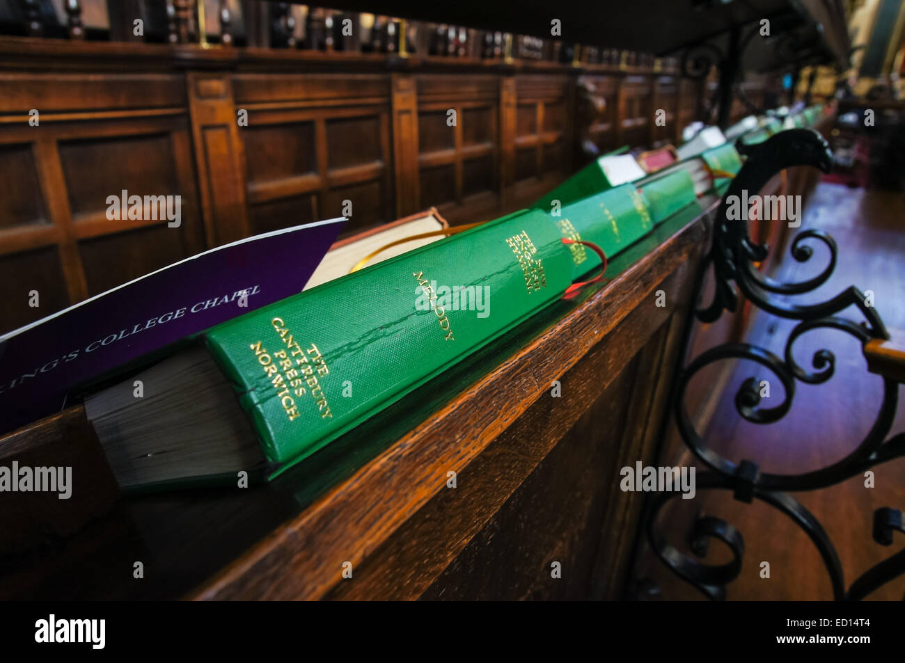 Liederbücher in des Königs College Chapel, Cambridge Cambridgeshire England Vereinigtes Königreich Großbritannien Stockfoto