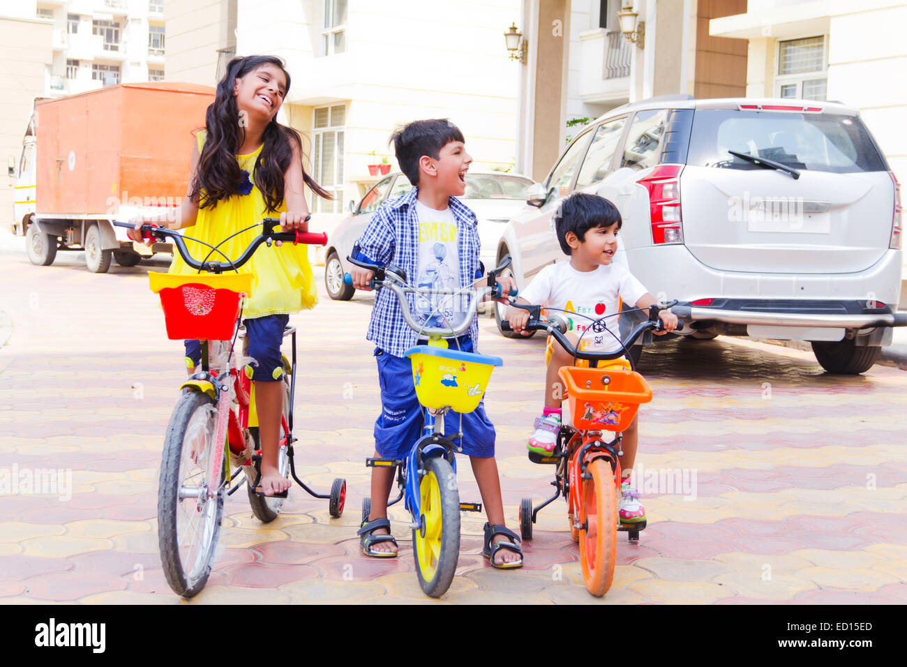 indische Kinder Zyklus reiten Stockfoto