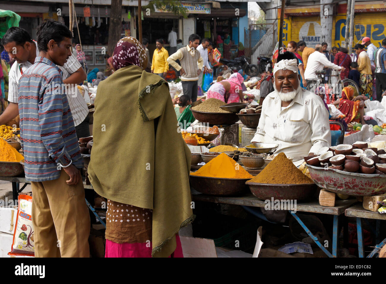 Open-Air-Markt in Chhota-Udepur, Gujarat, Indien Stockfoto