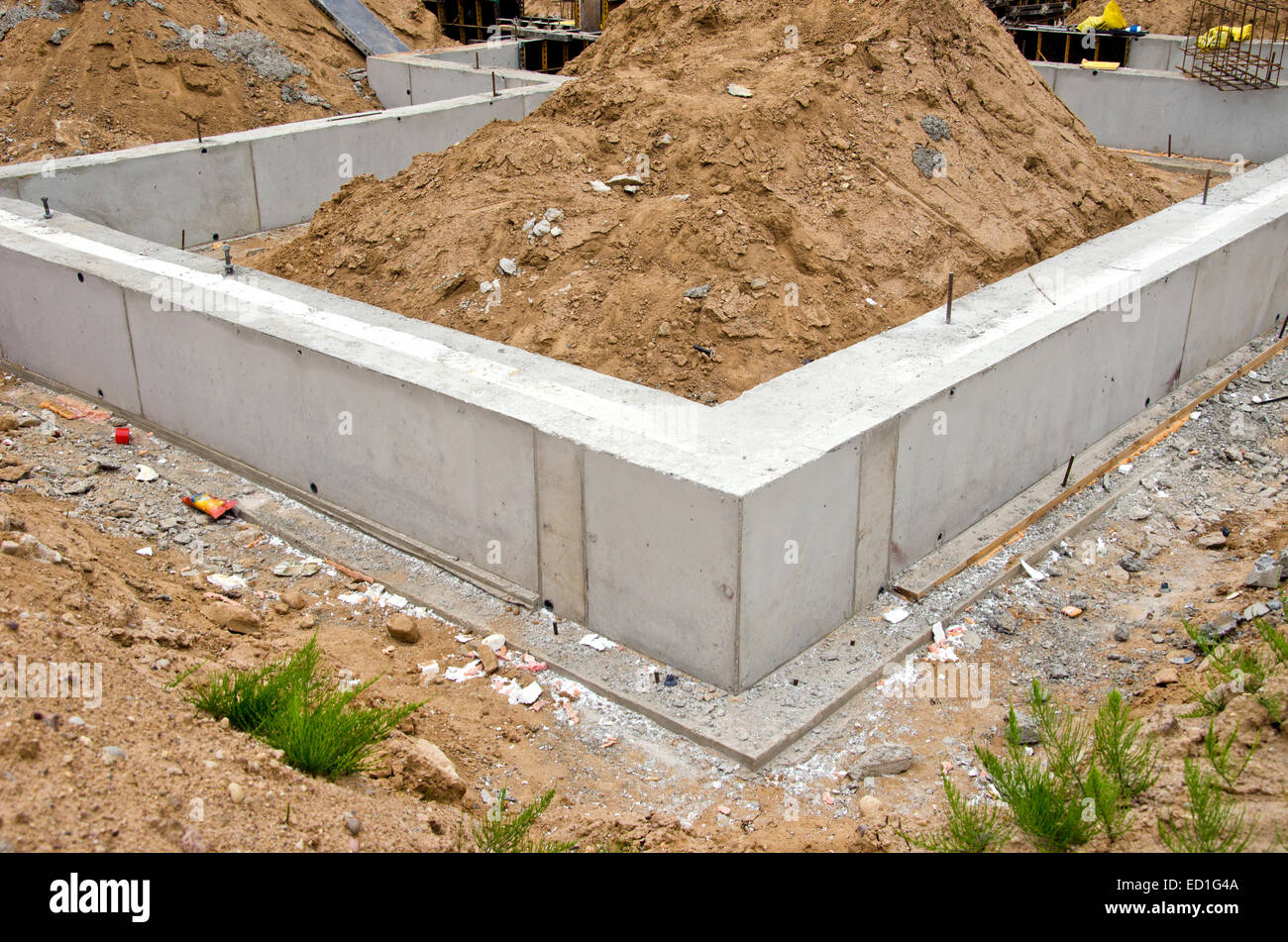 Betonblock Fundament für urban house Stockfoto, Bild 76866618 Alamy