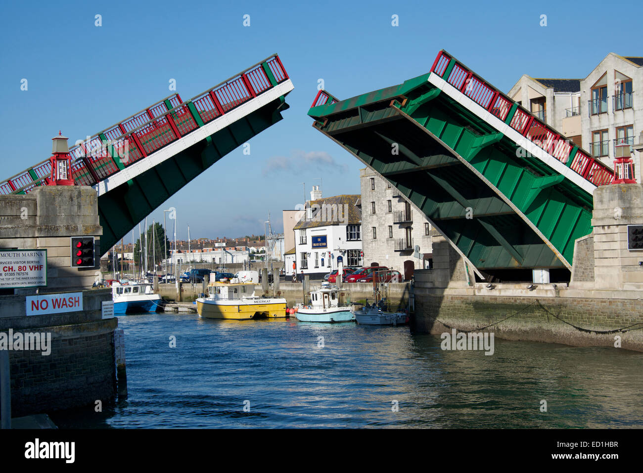 Öffnen der Zugbrücke alten Hafen Weymouth England Stockfoto