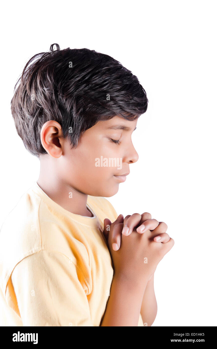 1 indische Kind junge trat Hände betend Stockfoto