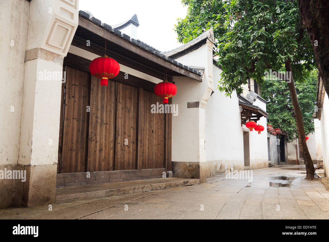 Tranqui chinesischen traditionellen Gasse mit Buiiding der Ming- und Qing-Dynastie, befindet sich auf drei Fahrspuren und sieben Alleen, den berühmtesten Stockfoto