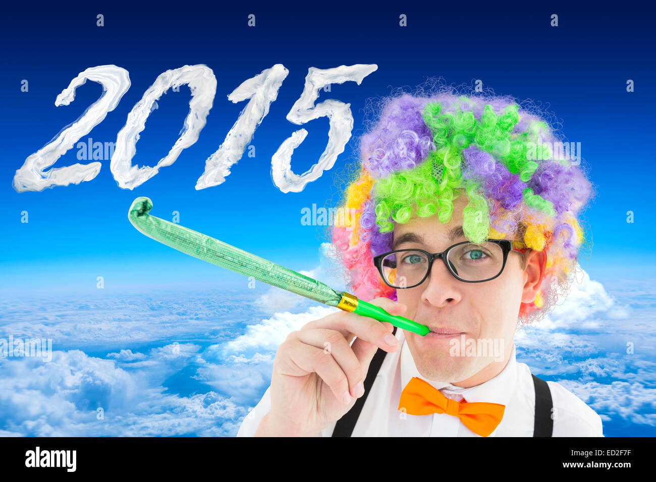 Zusammengesetztes Bild von Geek Partei Horn bläst Stockfoto