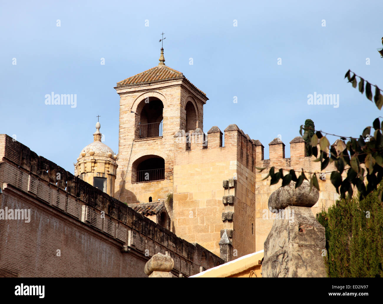 Ein Turm der mittelalterlichen Mezquita in Cordoba. Stockfoto