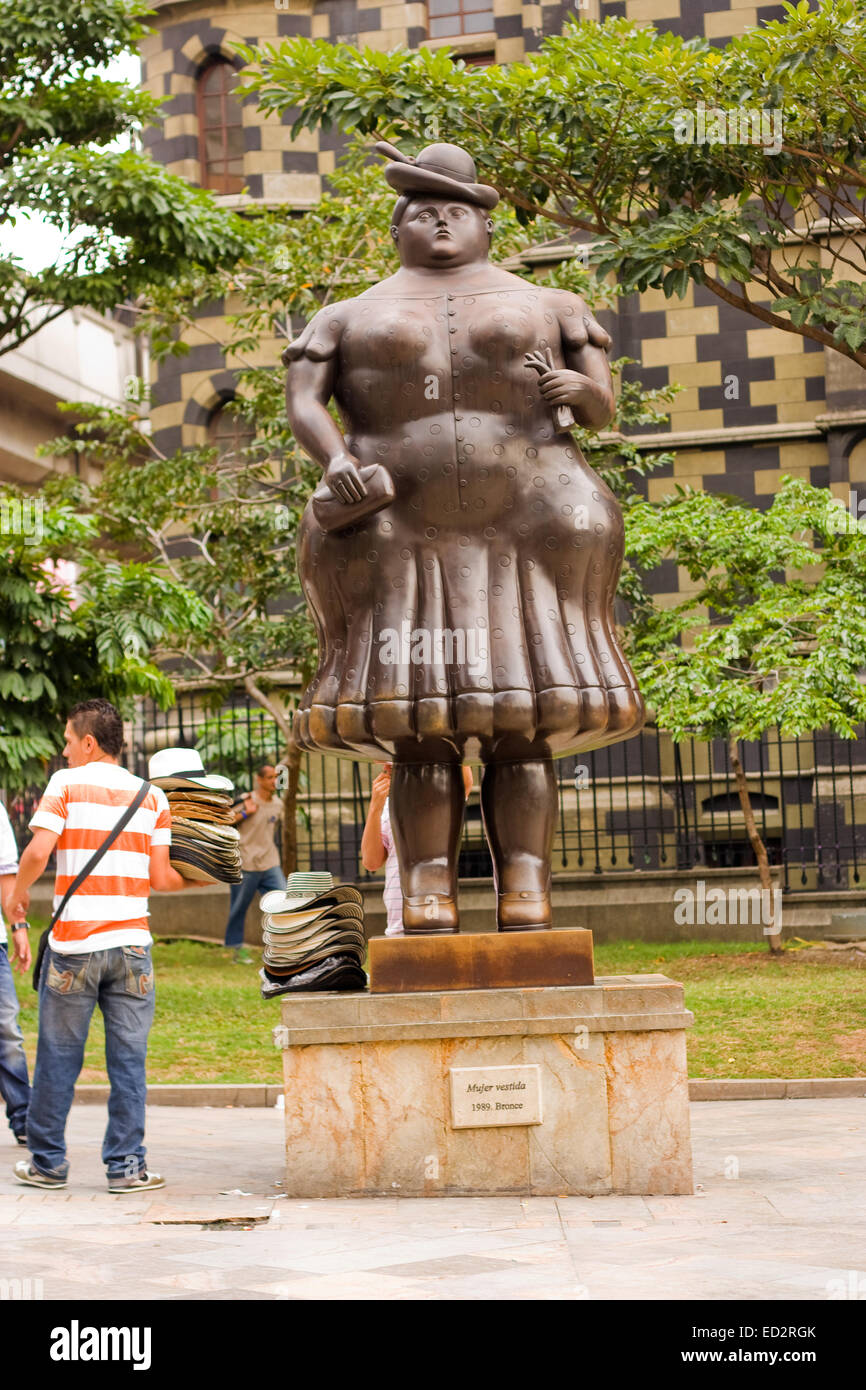 MEDELLIN, Kolumbien - 10. Oktober 2012: Statue auf dem Platz von Botero, am 10. Oktober 2012 in Medellin, Kolumbien. Botero gespendet 23 scu Stockfoto