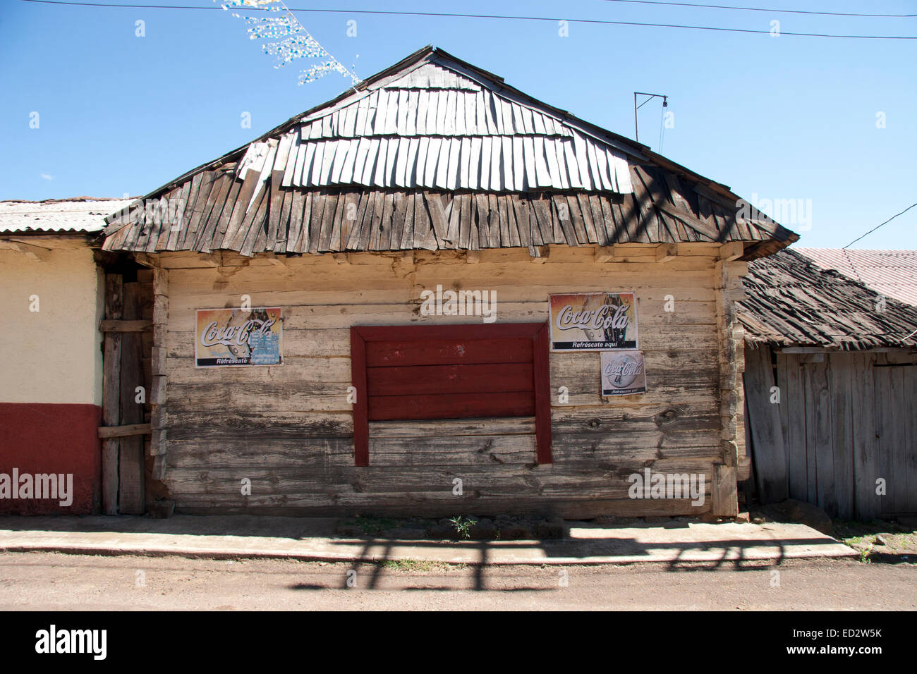 Purepecha indische Dörfer in der Umgebung von Patzcuaro See sind weitgehend aus Holz und nicht Stein oder Adobe, Michoacan, Mexiko errichtet. Stockfoto