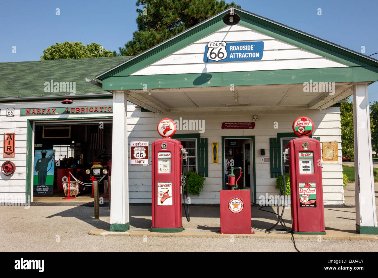Illinois Dwight, historische Autobahn Route 66, Ambler-Becker Texaco Station 1933, Gas, Benzin, Pumpe, Straßenrand, IL140905059 Stockfoto