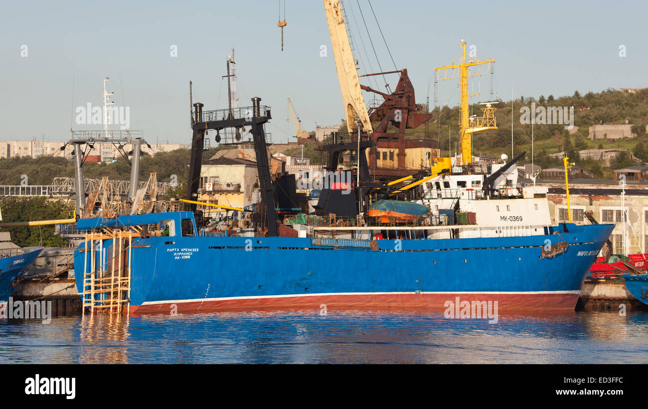 Fischereifahrzeug "Marta Arenazee" am Liegeplatz in Murmansk Stockfoto