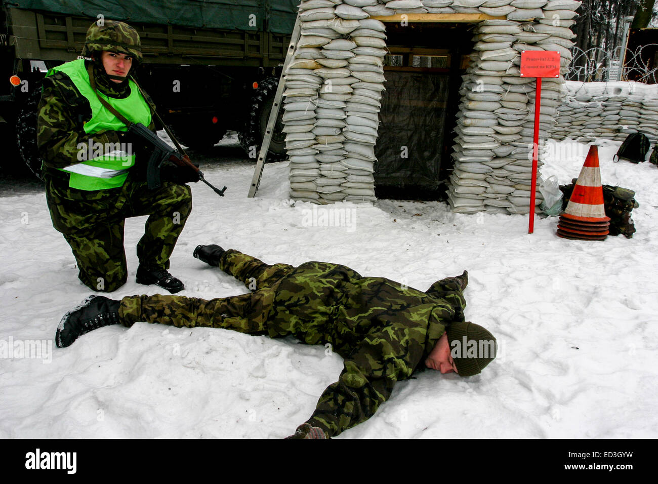 Die Tschechische militärische Ausbildung im winter Stockfoto