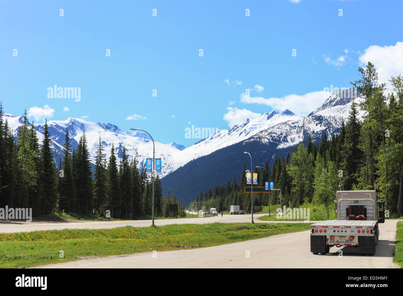 Rogers Pass, BC Kanada, Peterbilt 379 mit leeren Anhänger auf Rastplatz geparkt Stockfoto