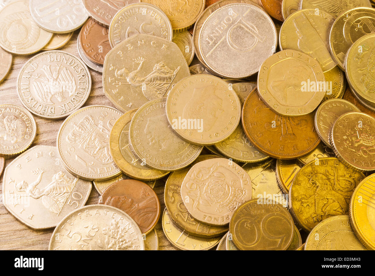 Alten Europa Münzen.  Lire-Drachmen-Franken-Pfund-Noten Stockfoto