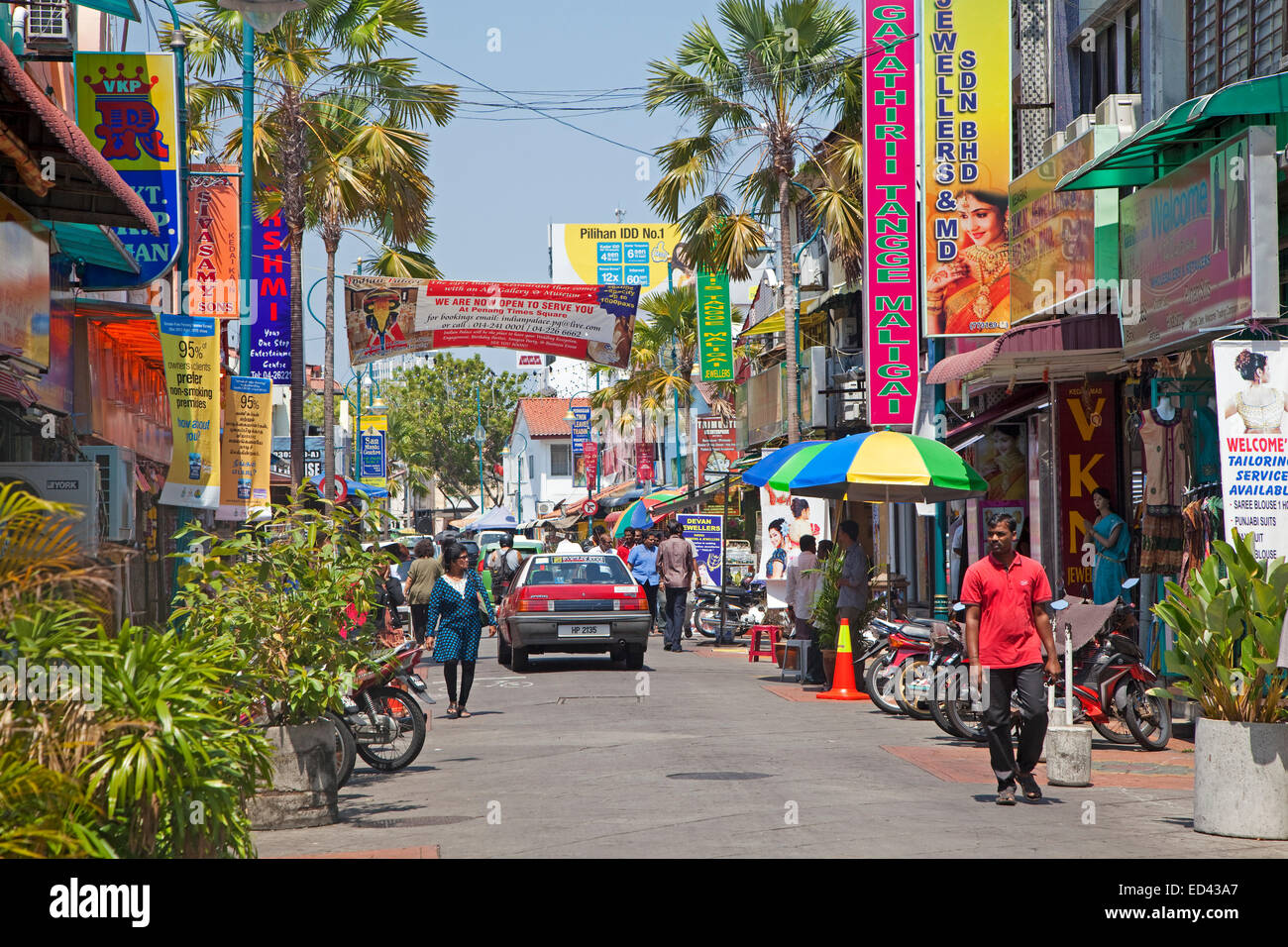 Farbige Schilder in Einkaufsstraße in Little India, ethnische indische Enklave in Georgetown / Georgetown, Penang, Malaysia Stockfoto