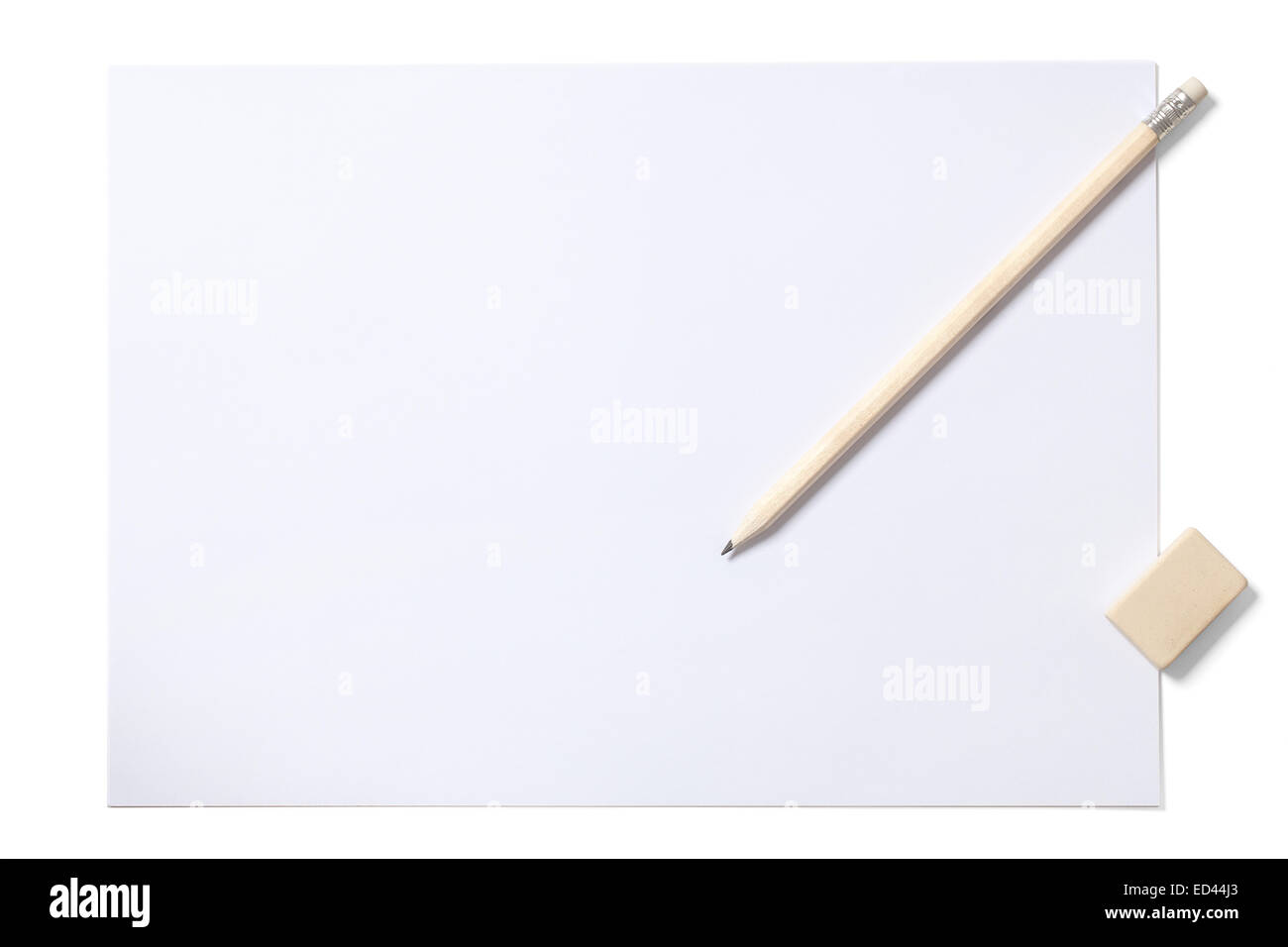 Leeres Blatt Bleistift und Radiergummi mit Beschneidungspfad auf weiß Stockfoto