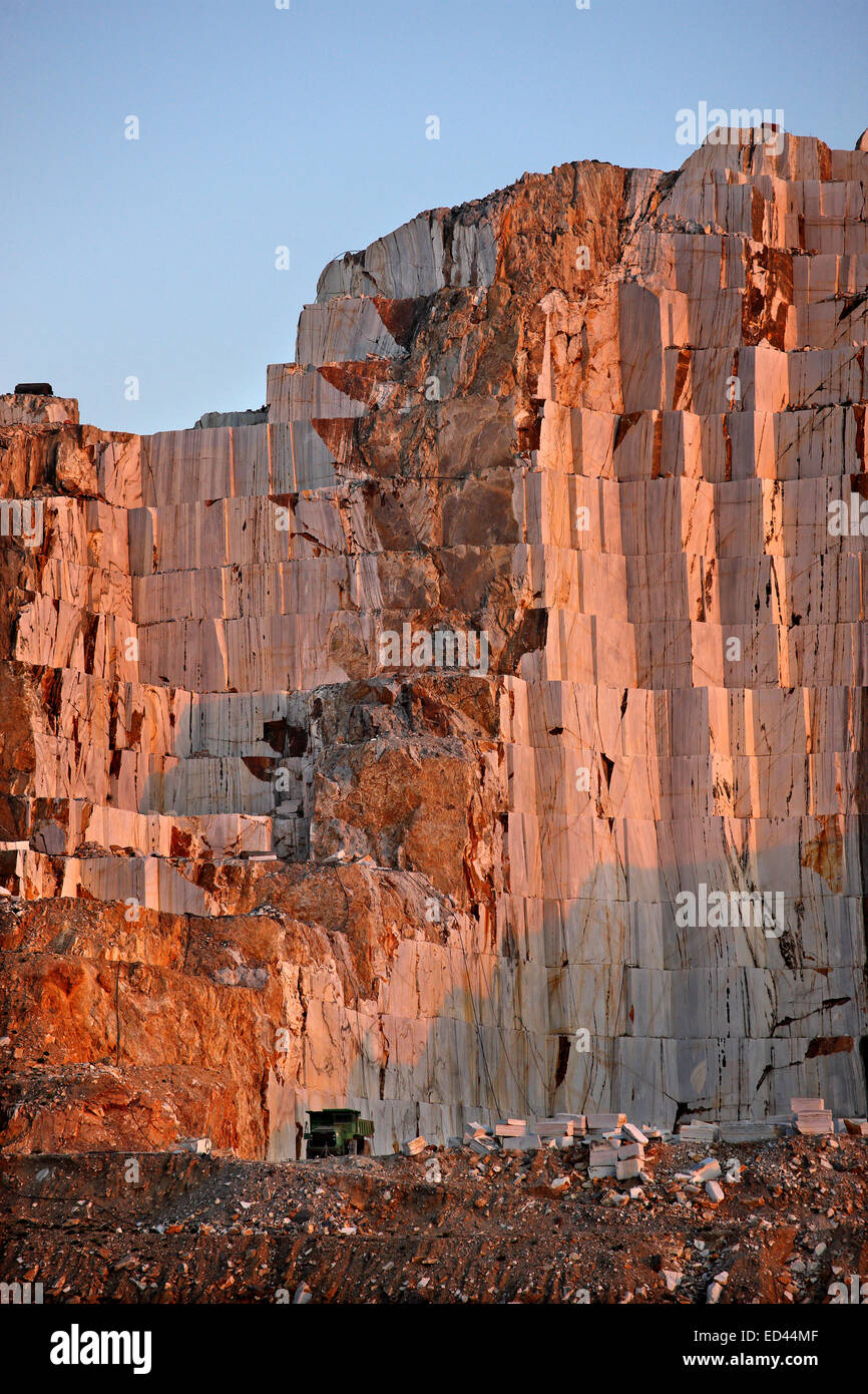 Marmor-Steinbruch in der Nähe von Kinidaros Dorf, Insel Naxos, Kykladen, Griechenland Stockfoto