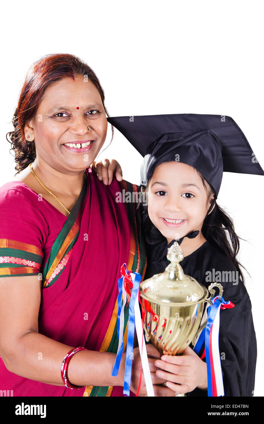 indische Mutter mit Kind Trophy-Sieg Stockfoto