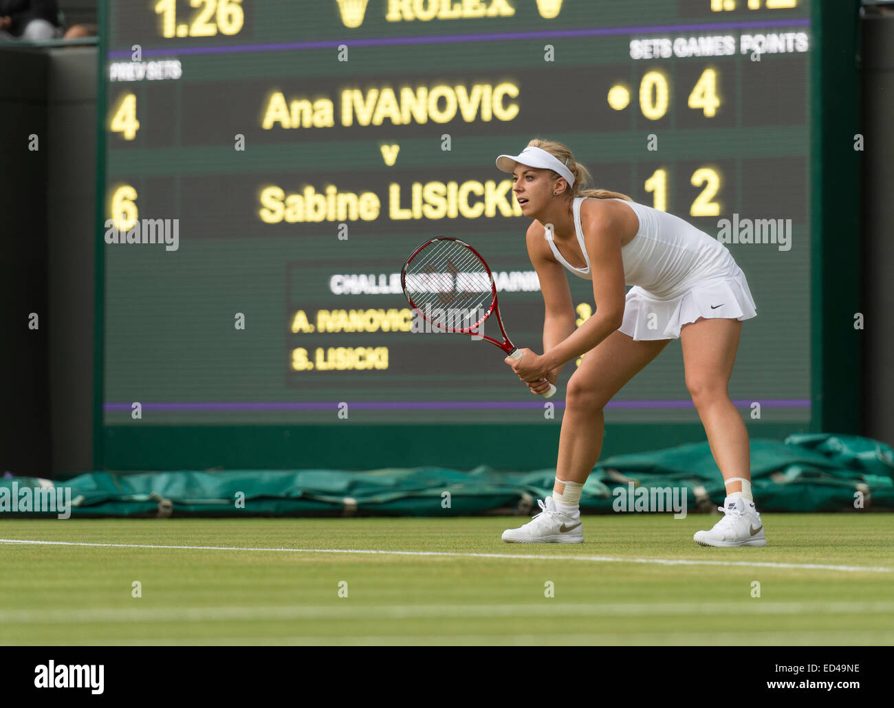 30.06.2014. die Wimbledon Tennis Championships 2014 statt in The All England Lawn Tennis and Croquet Club, London, England, UK. Ana Ivanovic (SRB) [11] (dunkle Haare) V Sabine Lisicki (GER) [19] (Blonde Haare) auf Platz Nr. 1. Stockfoto