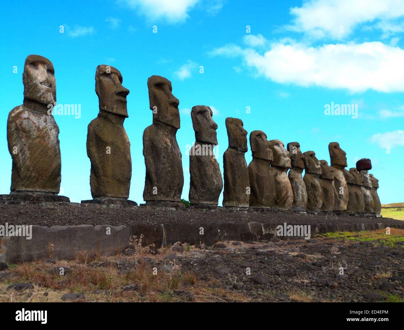 Die riesigen, steinernen Moai Statuen am Ahu Tongariki, Rapa Nui (Osterinsel), Chile Stockfoto