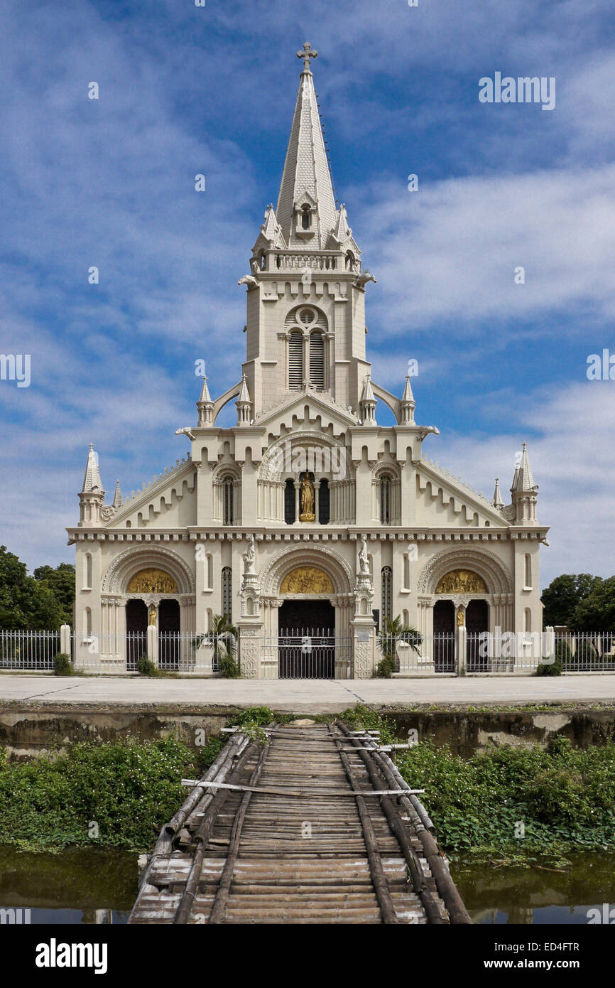 Tonne Dao Kirche, Phat Diem, Vietnam Stockfoto