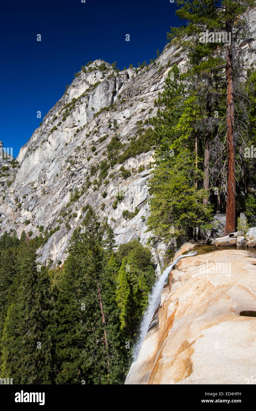 Die Nevada fallen über den Yosemite Valley, Kalifornien, USA. Stockfoto