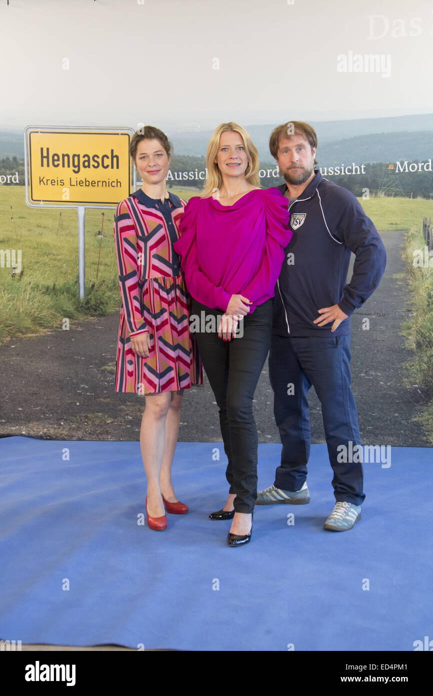 Die Besetzung von ARD Fernsehserie Mord Mit Aussicht, die Förderung der dritten Staffel am Hotel Royal Merdien.  Mitwirkende: Meike Droste, Caroline Peters, Bjarne Maedel wo: Hamburg, Deutschland bei: 24. Juni 2014 Stockfoto