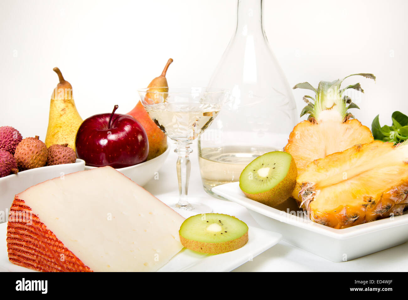 Großen Imbiss: Obst, Wein und Käse Stockfoto