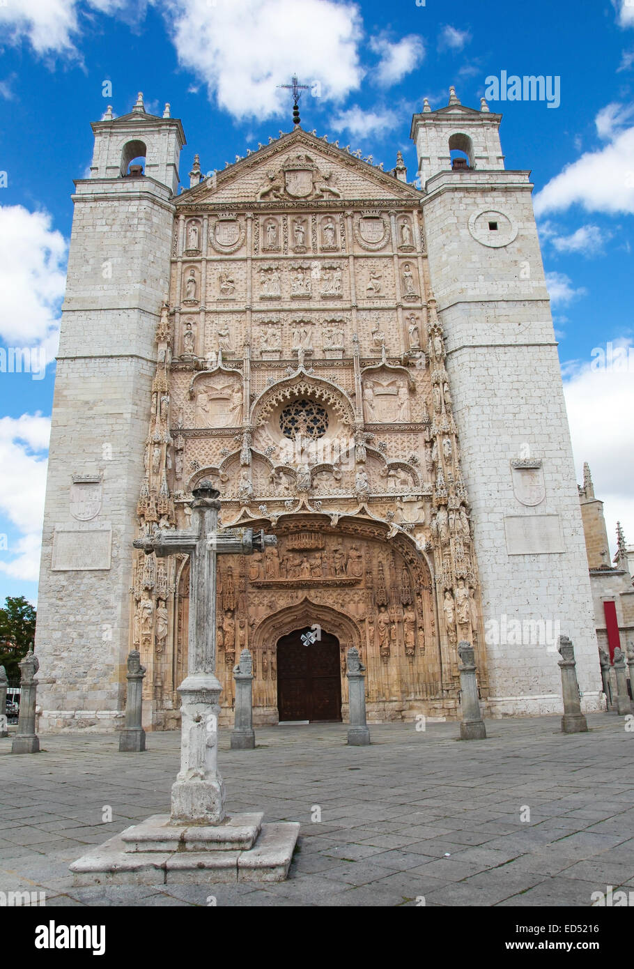 Fassade der Kirche San Pablo (15. Jh.) in Valladolid, Kastilien und Leon, Spanien. Stockfoto