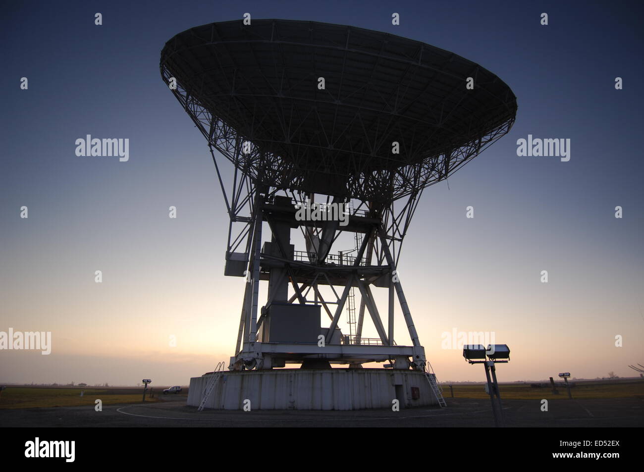Radioteleskop: Radioastronomie Bahnhof in Medicina, Italien einen Teil des Europäischen sehr lange Grundlinie Interferometrie Netzwerk SETI Außerirdische UFO Stockfoto
