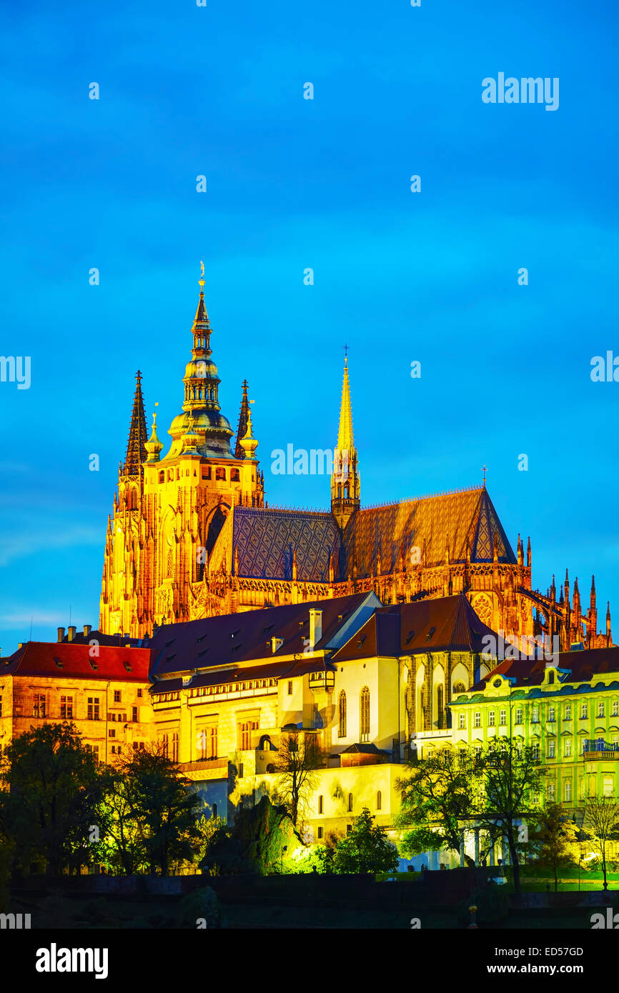 Alte Prager Stadtbild bei Nacht Stockfoto