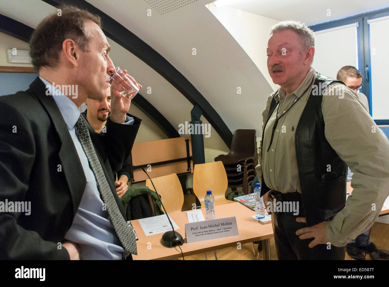 Brüssel, Belgien, HIV-AIDS-Präventionskonferenz über PREP, Pre-Expositions-Prophylaxe, L'Observatoire du Sida et des sexualités, IPERGAY-Prozess "Jean-Michel Molina", Gespräch mit AIDS-Aktivist, Hugues Fischer, Act Up Paris, AIDS-Studie contre le Sida, Prep Pre-Expositions-Prophylaxe HIV-Präventionsaktivisten [WP Stockfoto
