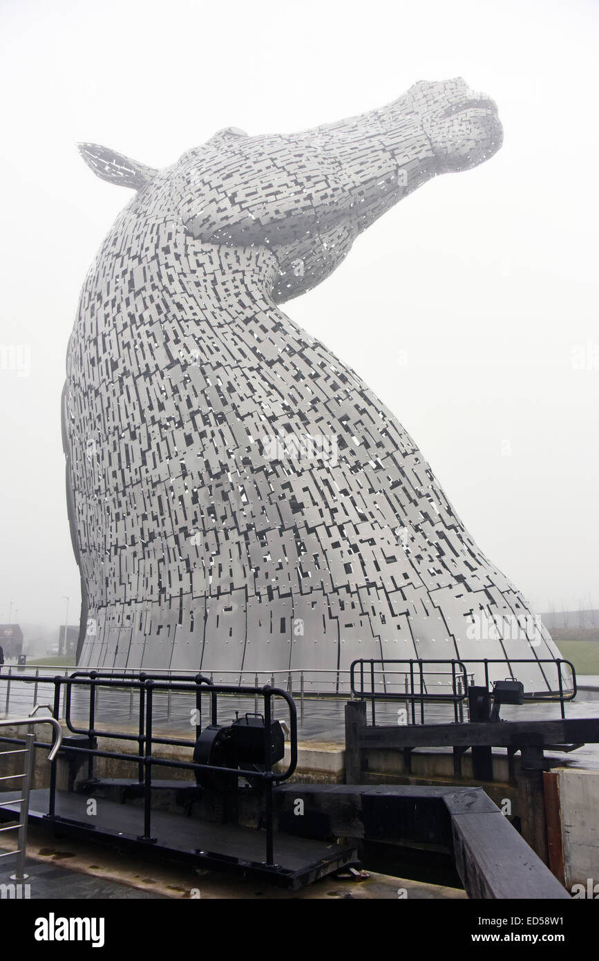 "Die Kelpies" (Detail). Outdoor-Metall-Skulptur von Andy Scott. Die Helix, Falkirk, Schottland, Vereinigtes Königreich, Europa. Stockfoto