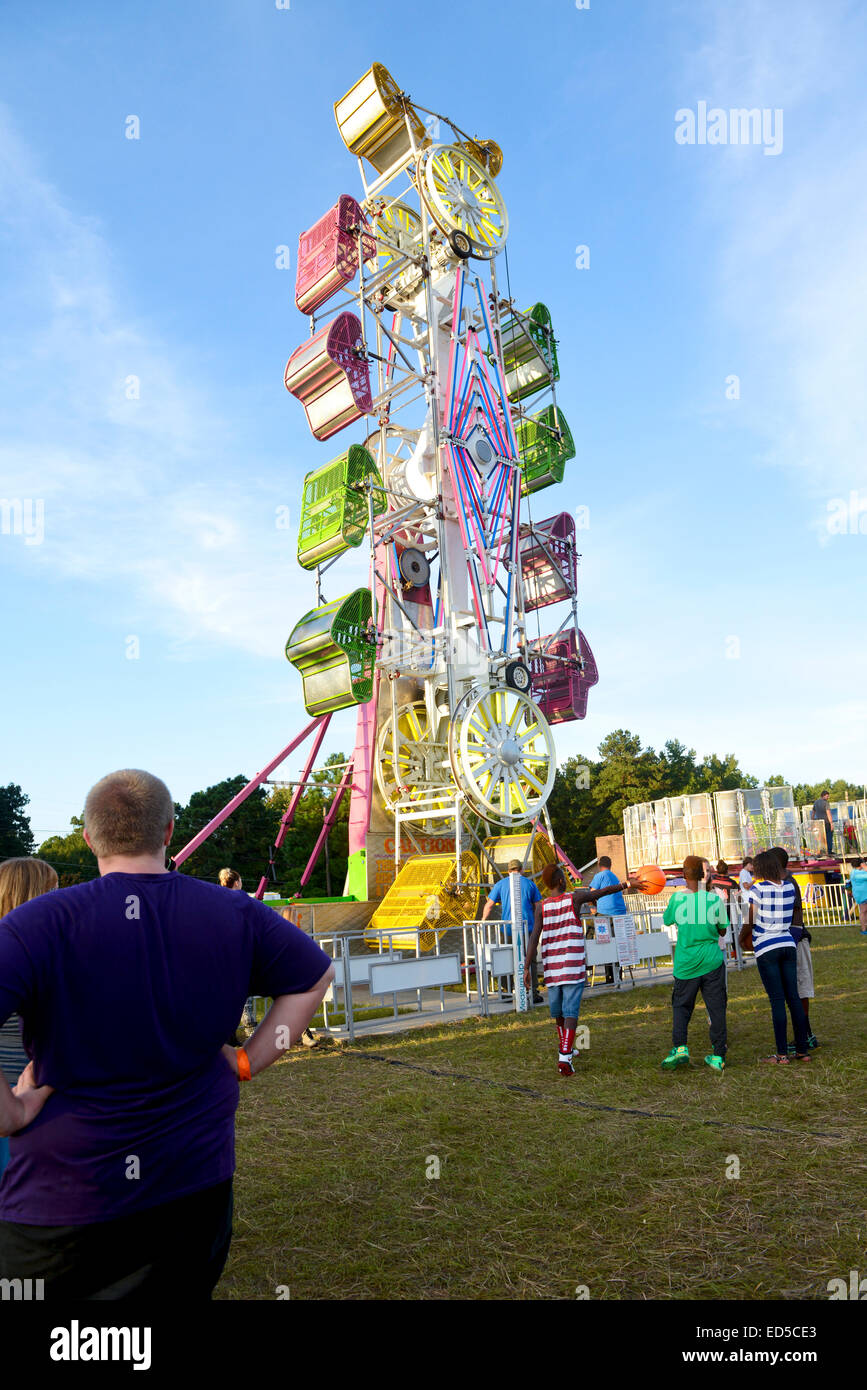 Karneval-Fahrten im Moore County Fair, Carthage, North Carolina Stockfoto