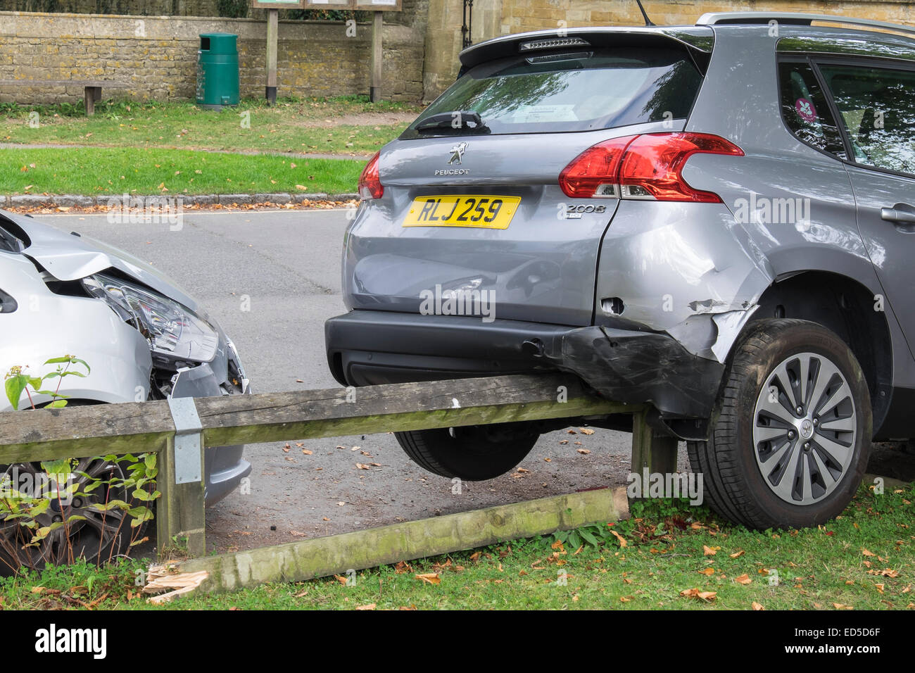 Parkplatz Unfall Copsehill Straße untere Slaughter The Cotswolds Gloucestershire England Stockfoto