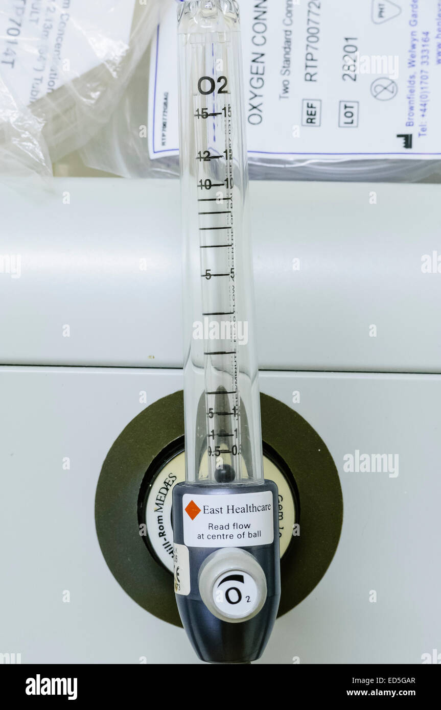 Sauerstoff Messen über dem Bett eines Patienten in einem Krankenhaus  Stockfotografie - Alamy